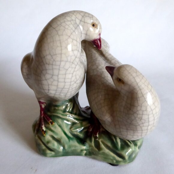 VINTAGE LARGE CERAMIC CRACKLE FINISH LOVE BIRD DOVE SCULPTURE FIGURE - Picture 2 of 9